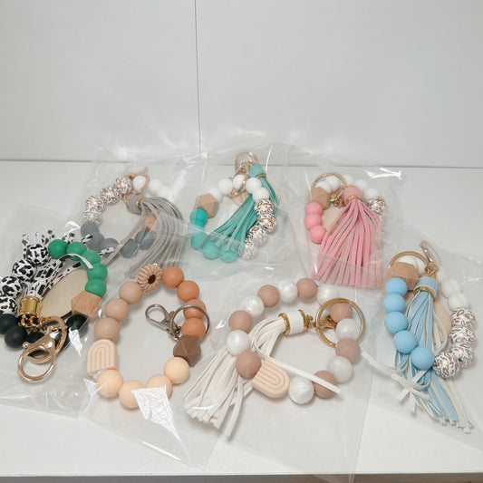 Keyring wristlet