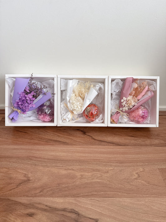 Floral X Bauble pack